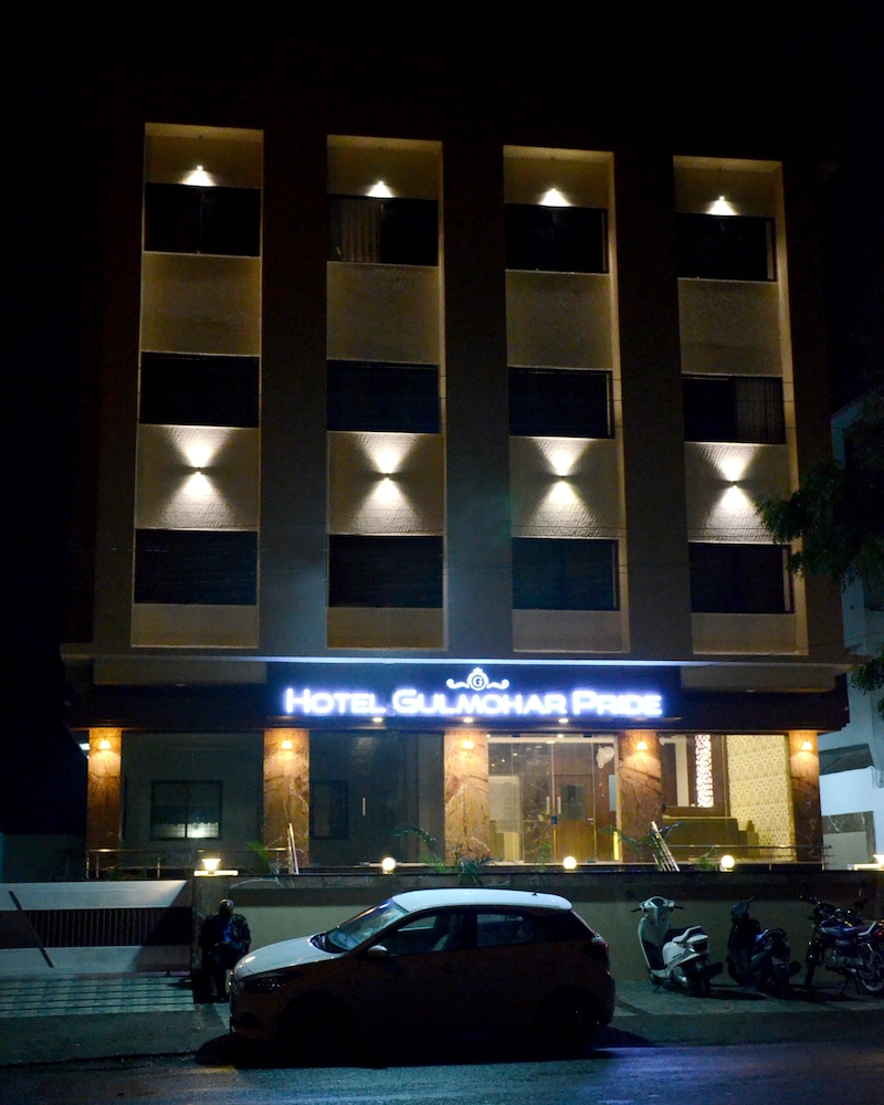 HOTEL GULMOHAR PRIDE 1/31