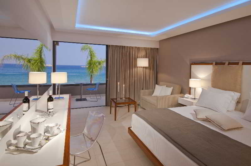 Room, Double or Twin Bed, Sea Front