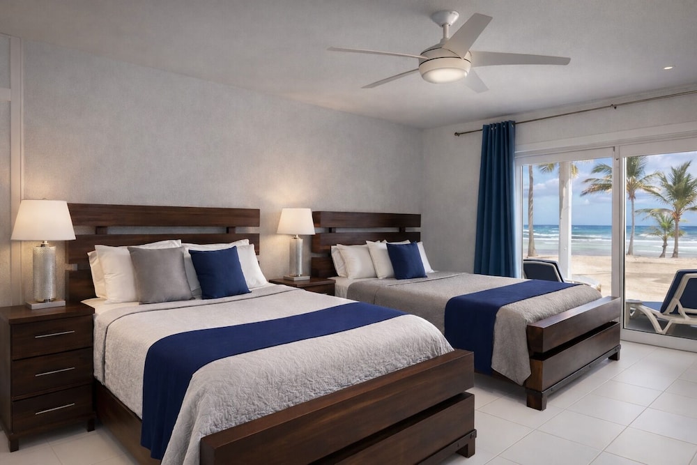 Room, King Bed, Beach Front، THE PALMS AT PELICAN COVE 5/10