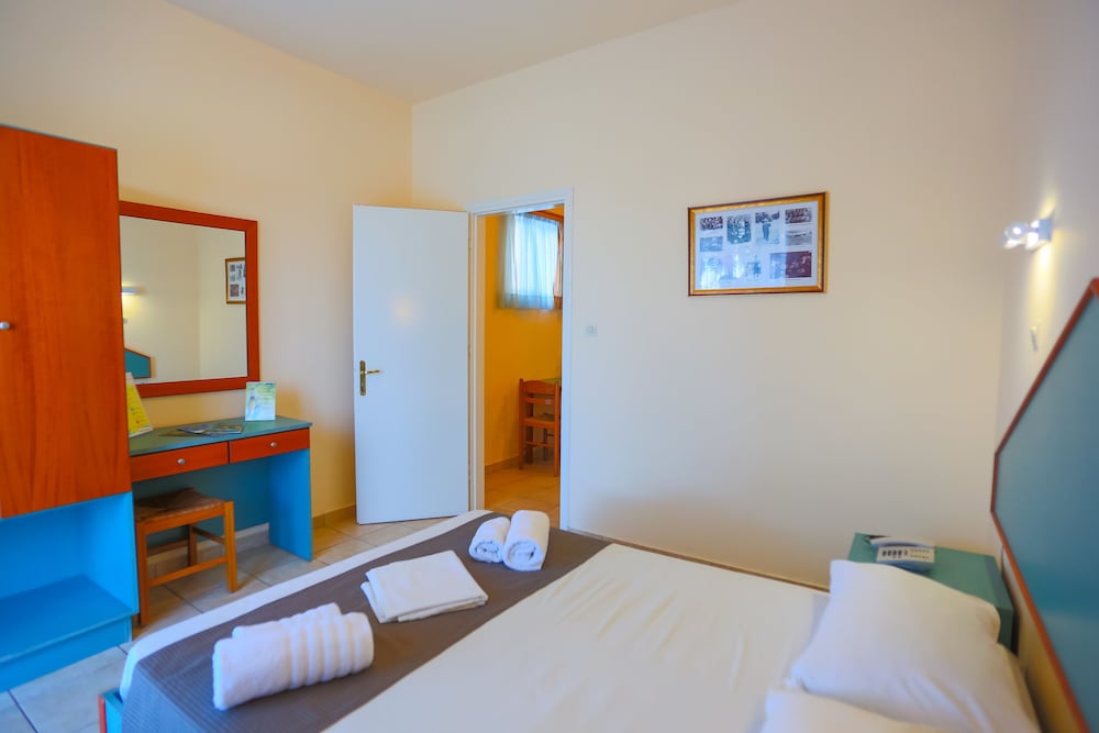 Filoxenia Hotel Apartments 13/51
