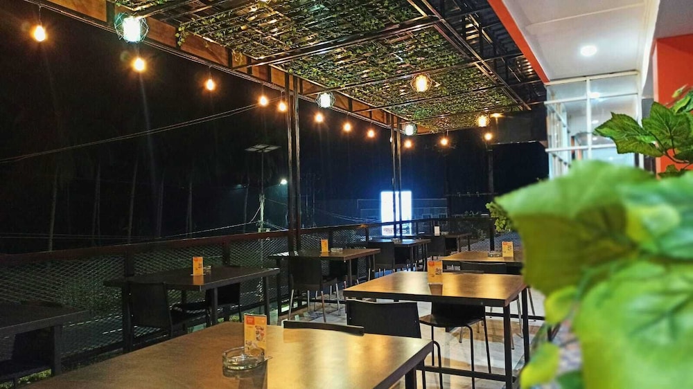Mel's Inn Manado 13/15