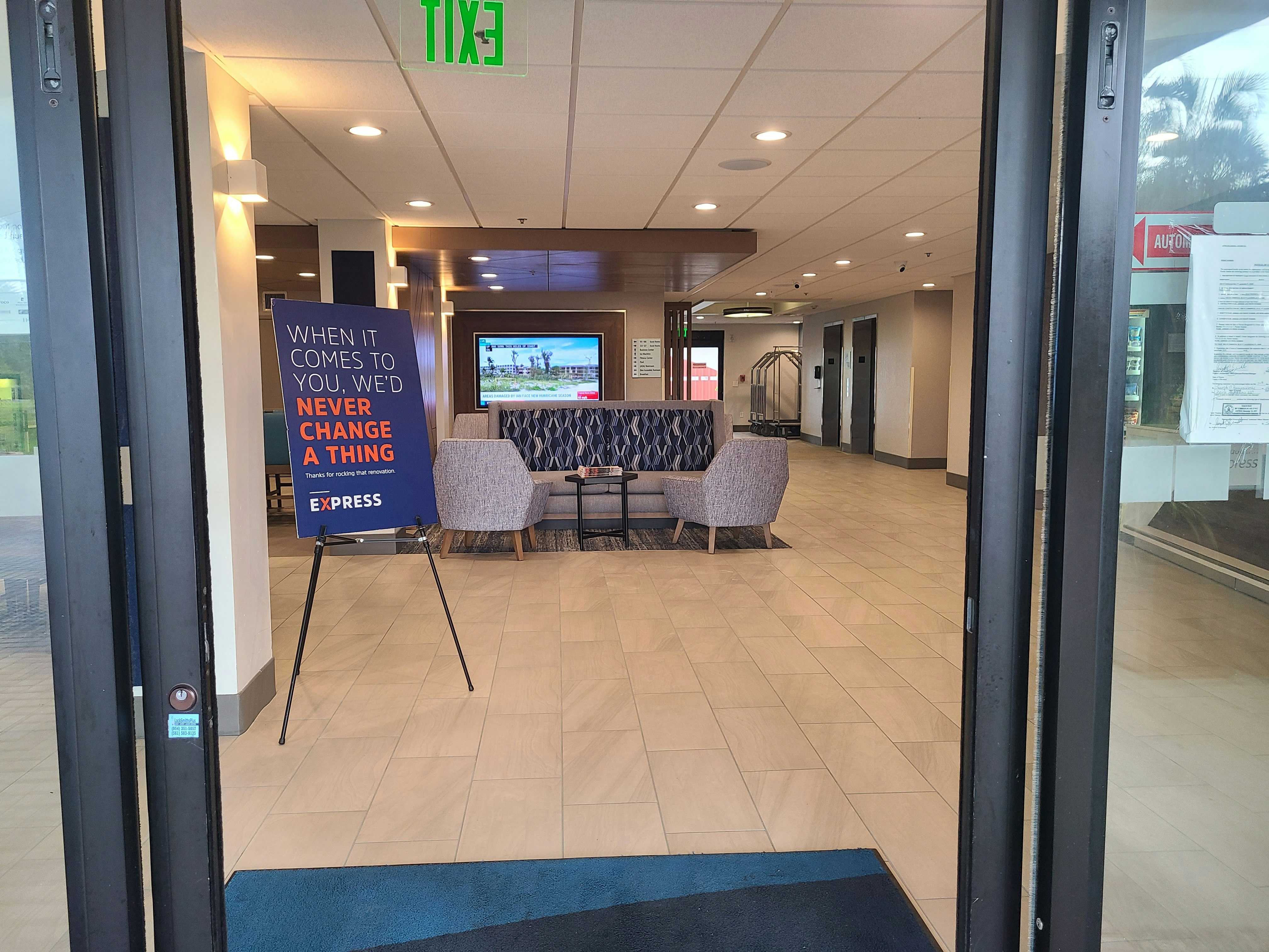 Holiday Inn Express Hotel Suites Ft Lauderdale N Exec Airport 13/76
