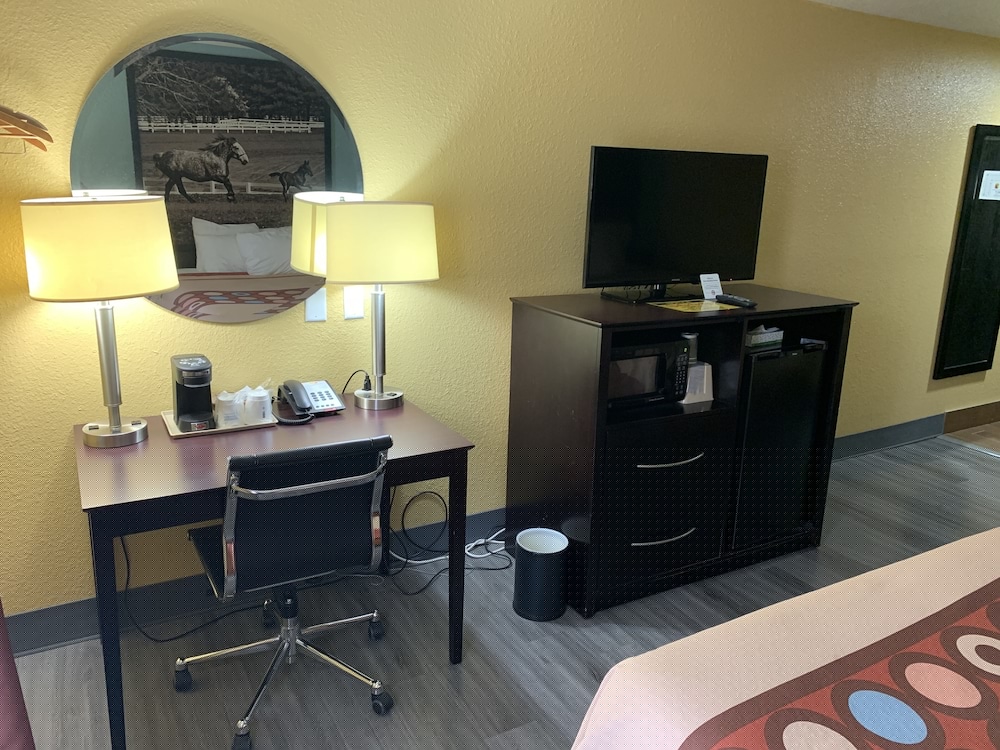Super 8 By Wyndham Richmond KY 34/40