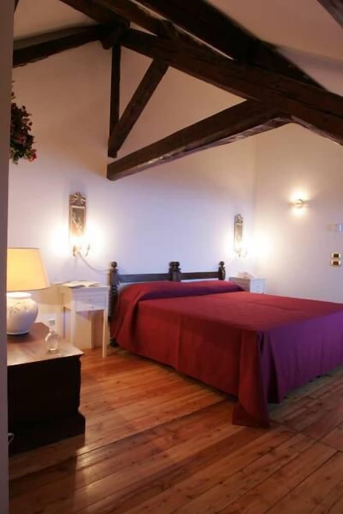 HOTEL VILLA DORATA, ETNA 9/44