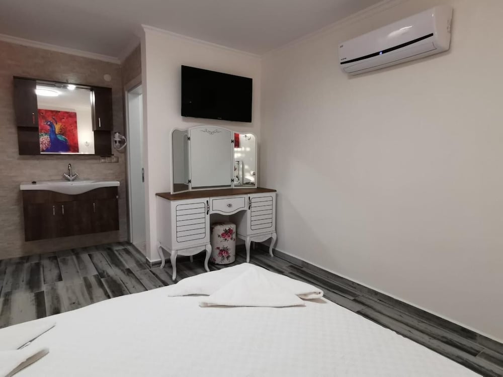 Pink Palace Hotel 35/69