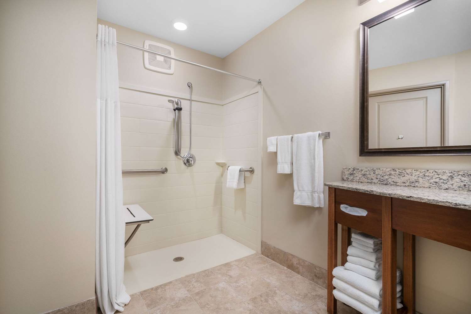Americinn By Wyndham Hartford Sd 18/18
