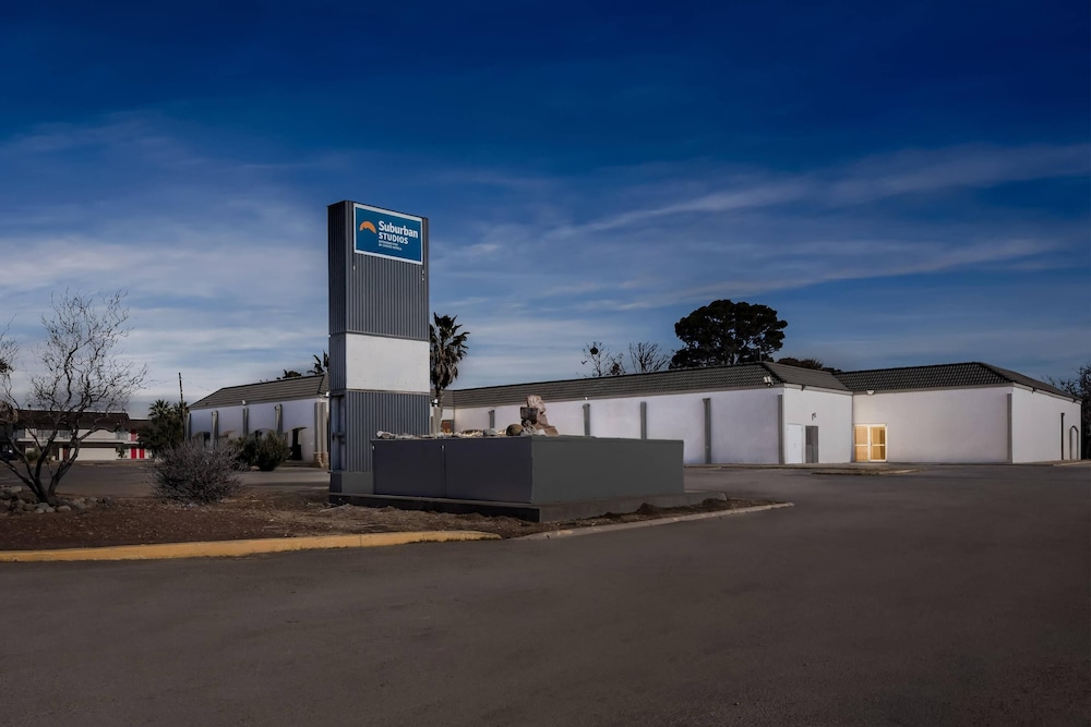 Studio6 Pecos, TX 56/60