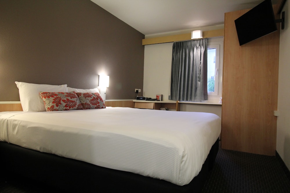 Ibis Newcastle 23/60