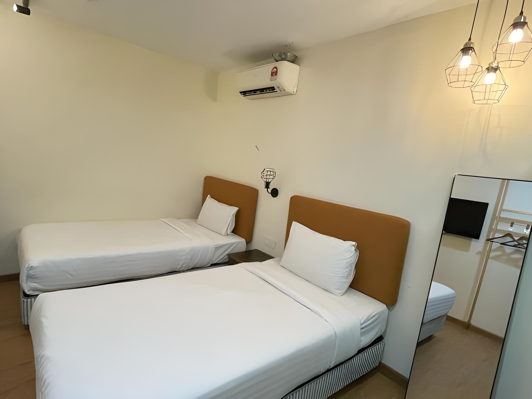 Superior, Twin Beds, No Window