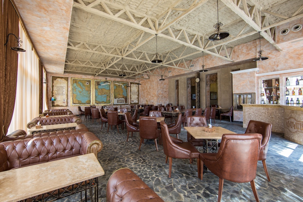CAUCASUS HOTEL 47/74