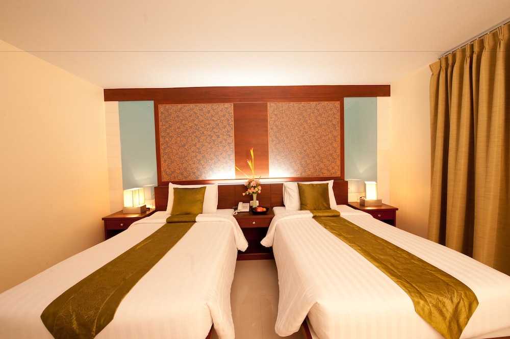 Convenient Grand Plus Hotel Suvarnabhumi 11/44