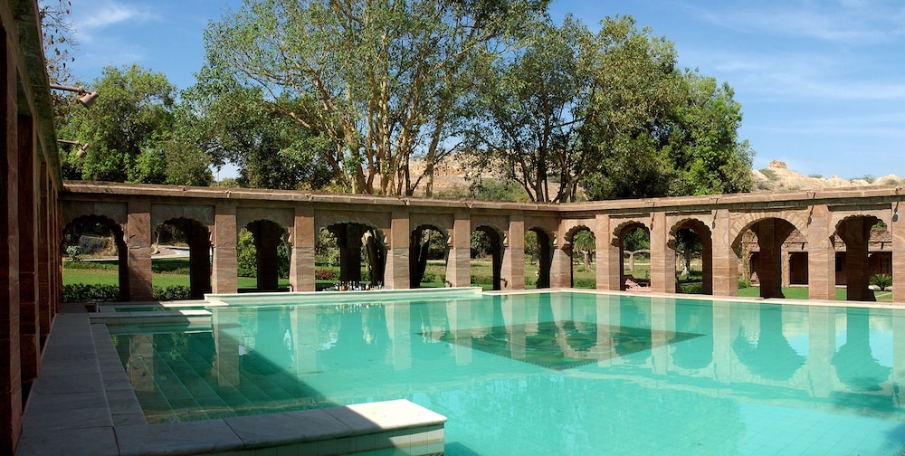 WelcomHeritage Bal Samand Lake Palace 14/47
