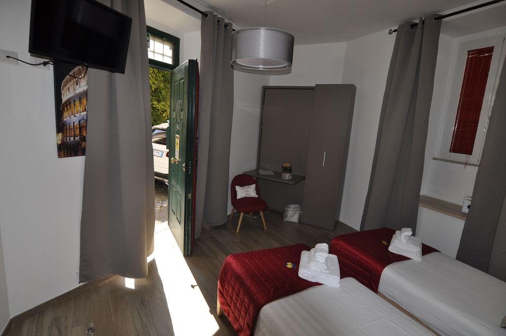 Flatinrome Deluxe Rooms 36/50