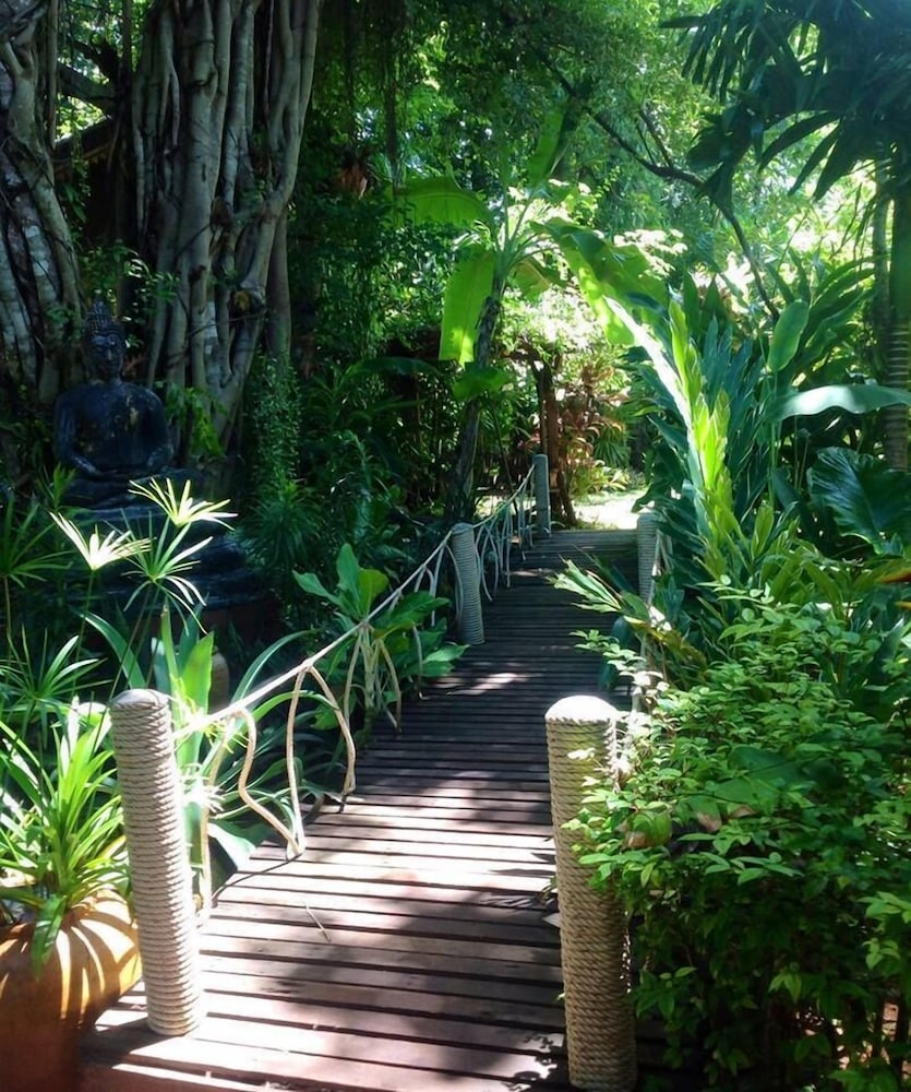 Jungle Bay Resort 28/42