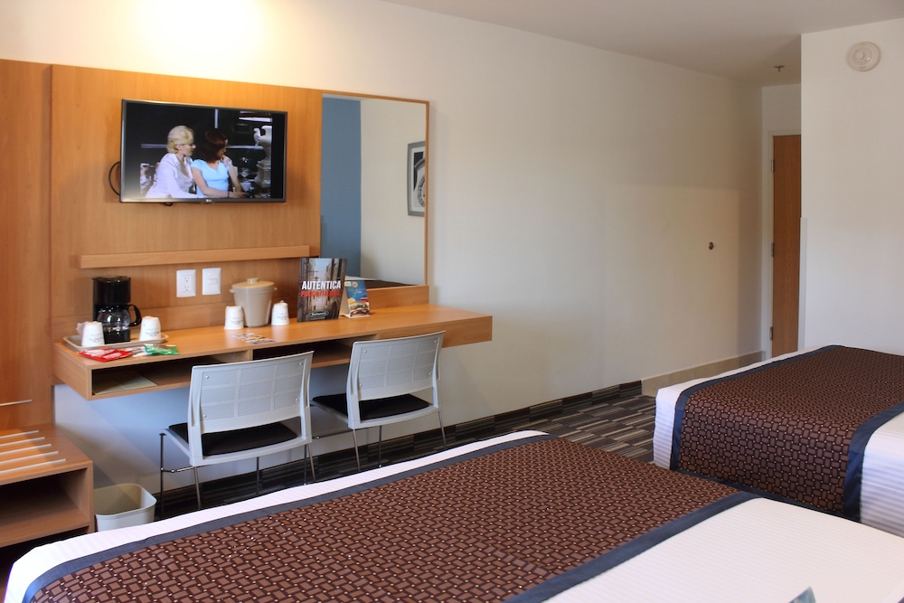 Microtel Inn & Suites by Wyndham Culiacan 42/56
