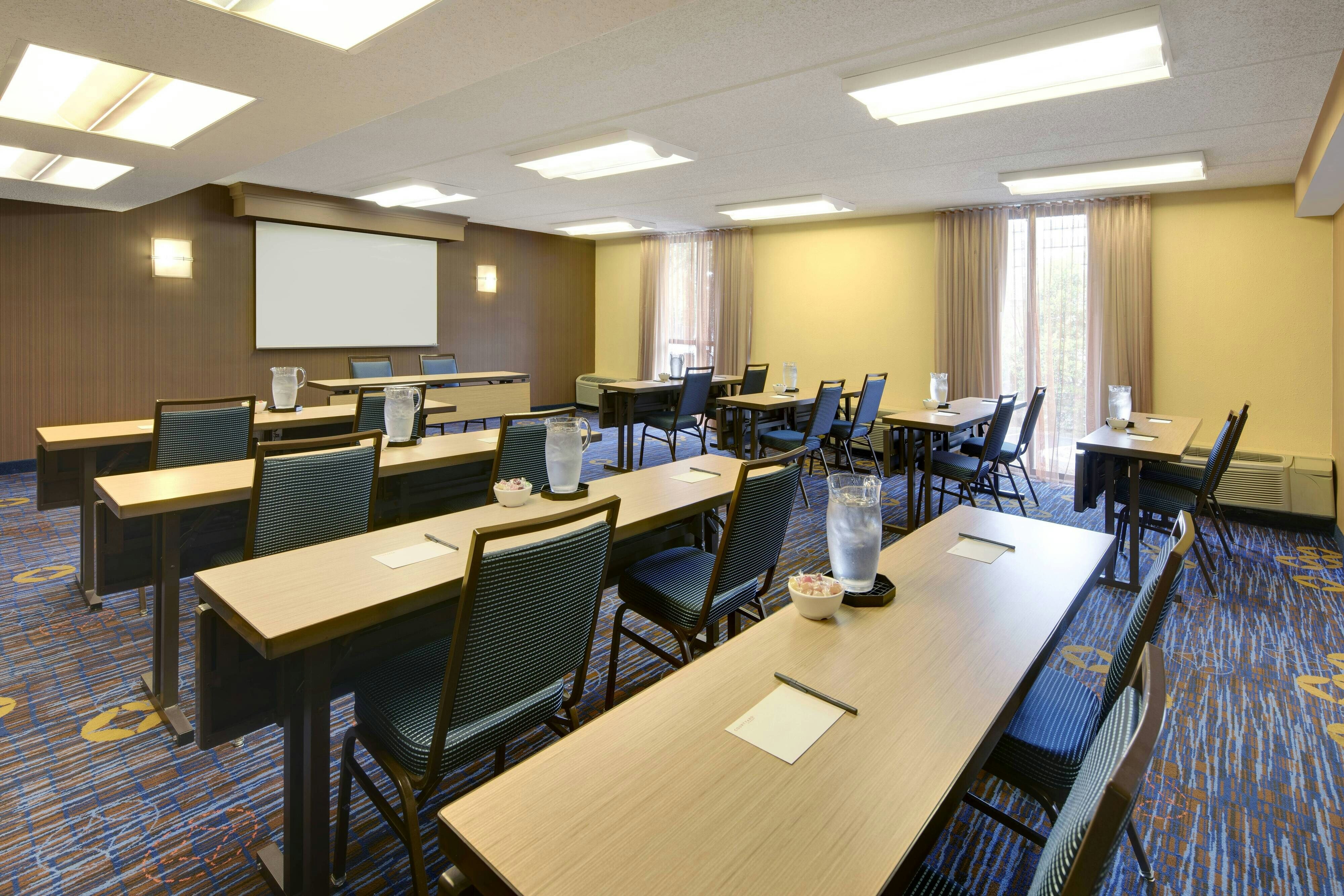 Courtyard By Marriott Atlanta Marietta I 75 North 16/17