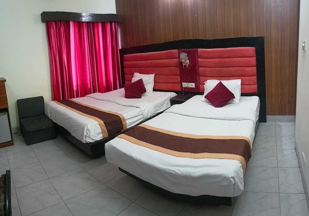 Skylink Ltd Hotel 4/47