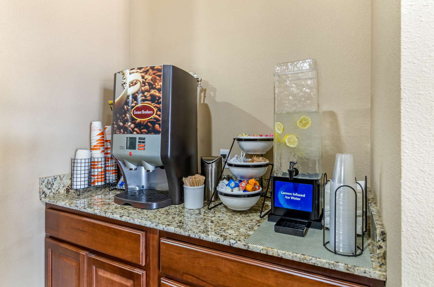 Comfort Inn & Suites Salina North 13/30