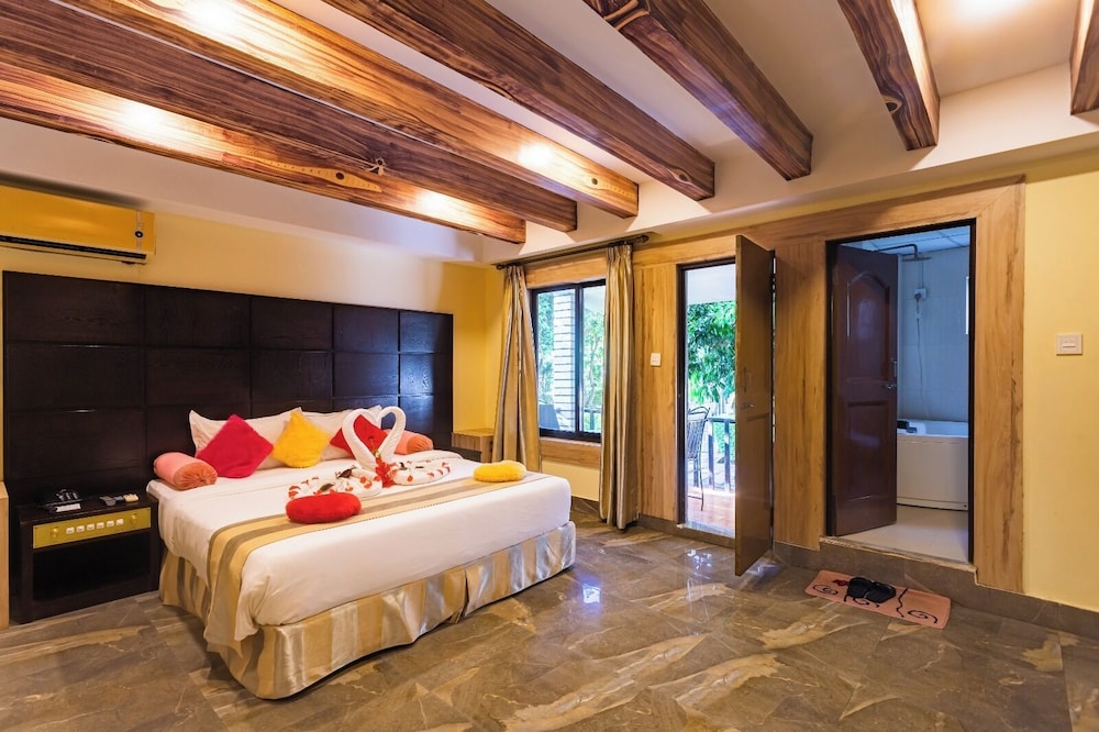 EXECUTIVE, SUITE