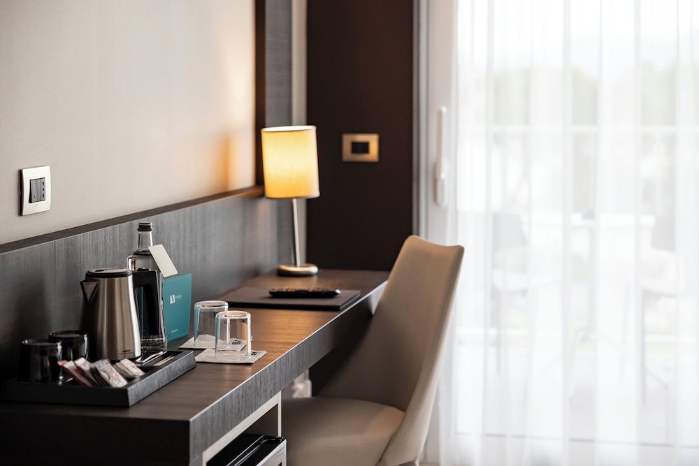 Vision Hotel 39/50