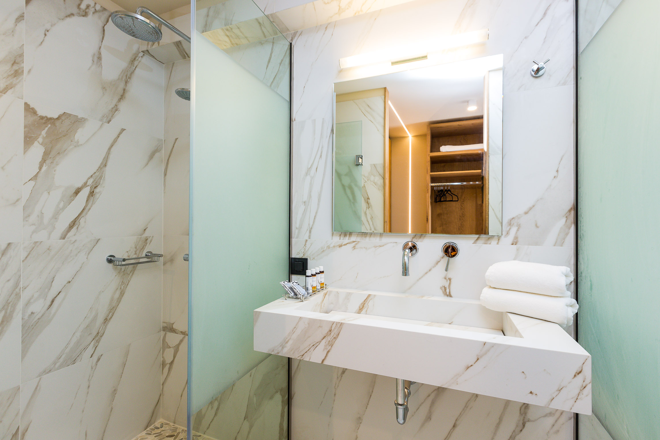 Ammos Suites 50/51