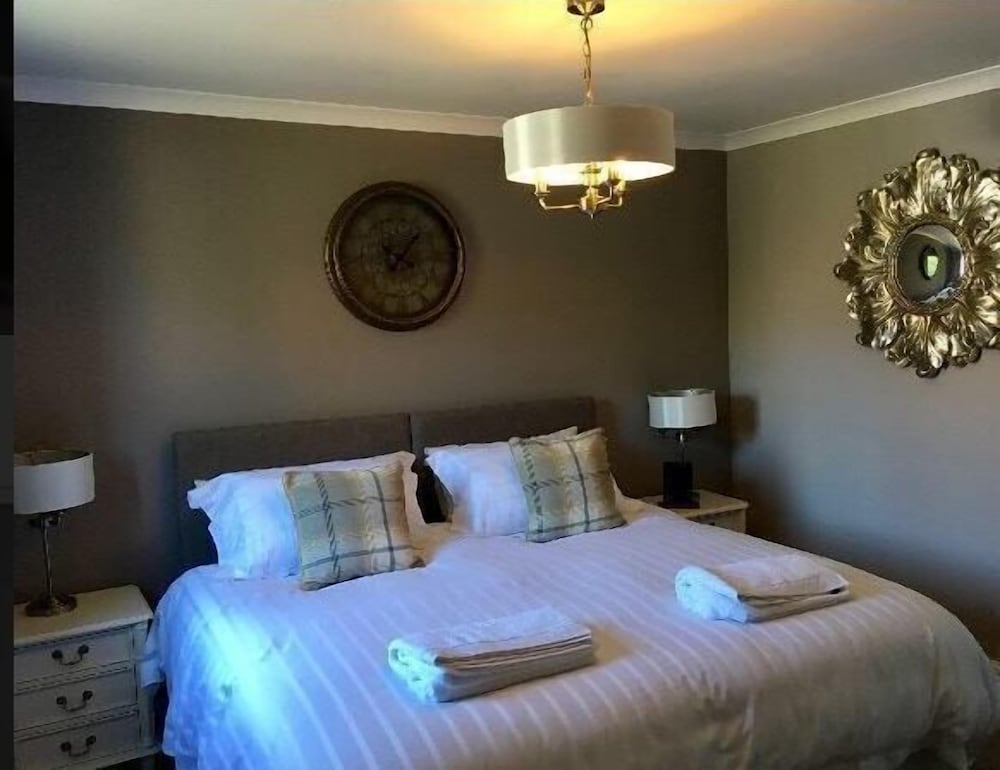 The Huntingdon B&B 8/34