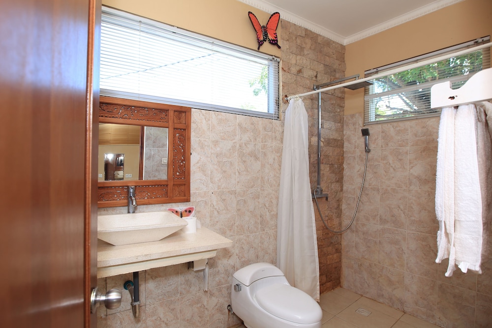 Villa Agung Beach Inn 20/65
