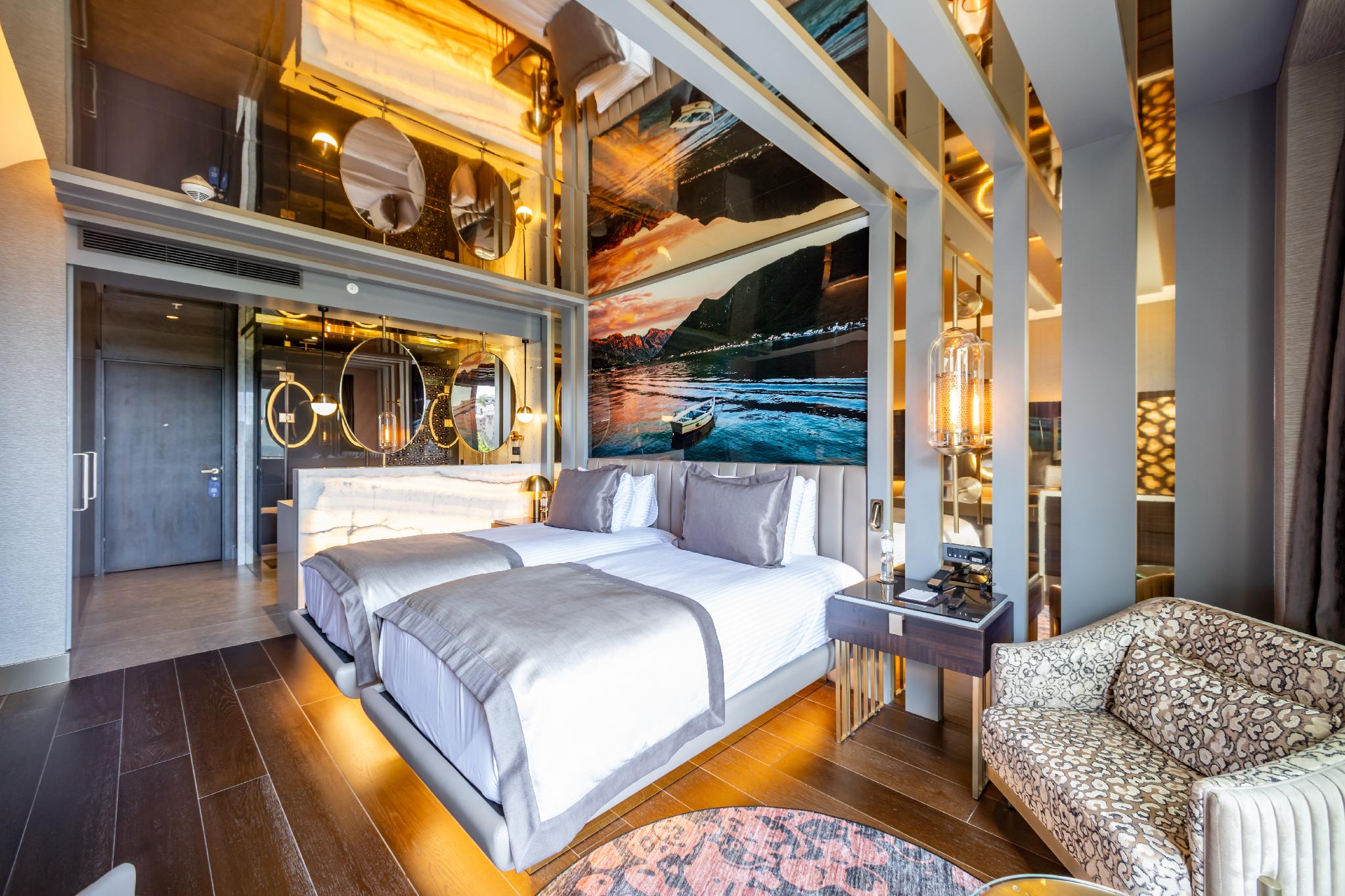 Deluxe Room Partial Sea View
