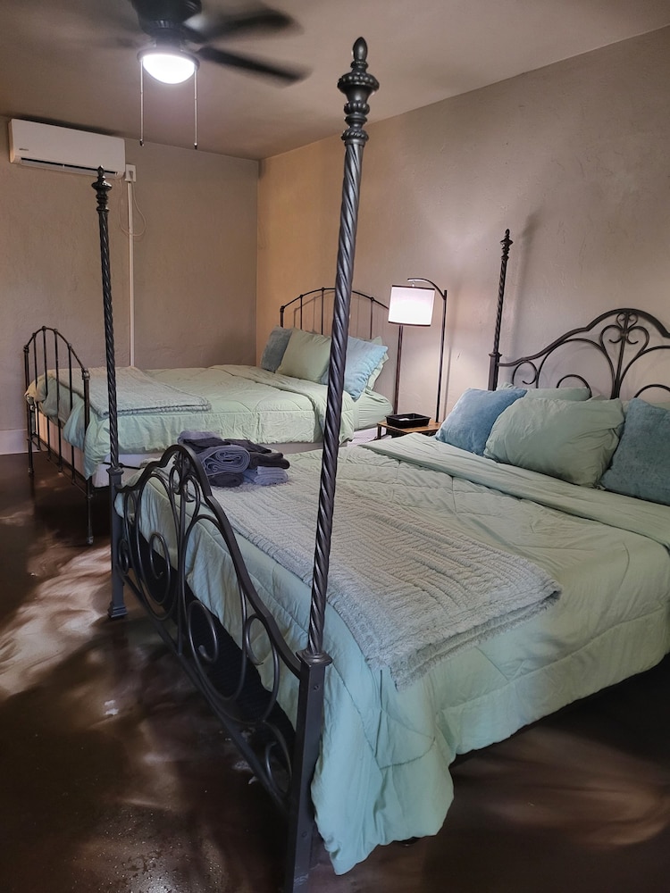 Shamrock Cove Inn 15/50