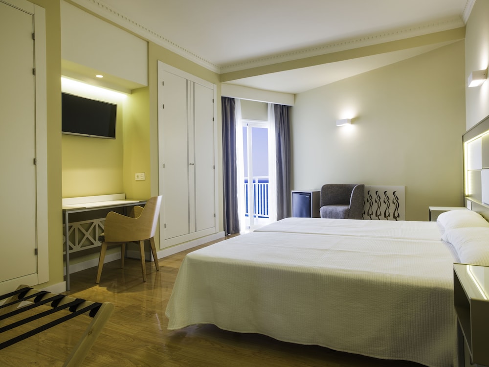 STANDARD, DOUBLE BED