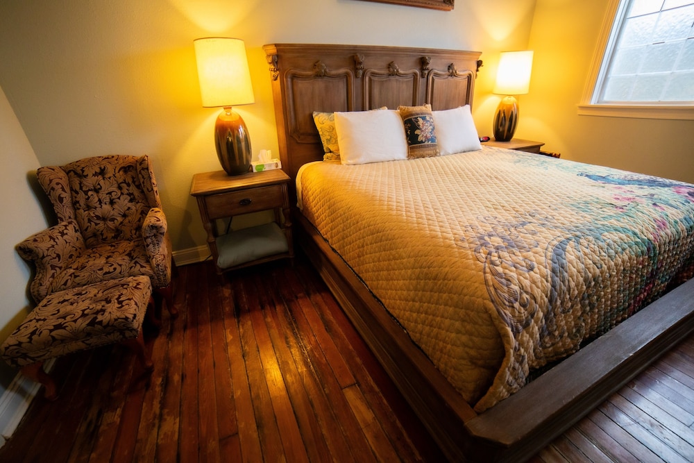 Tree of Light, Deluxe, King Bed