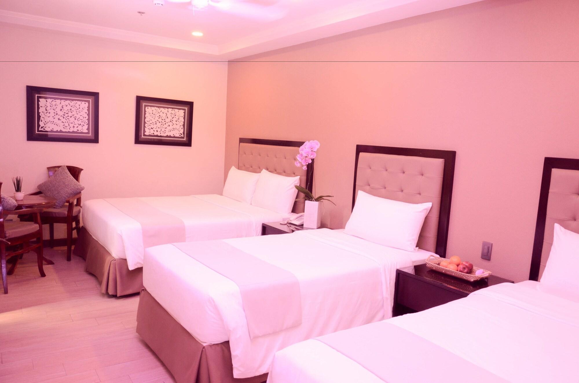 Aura One Hotel 5/22