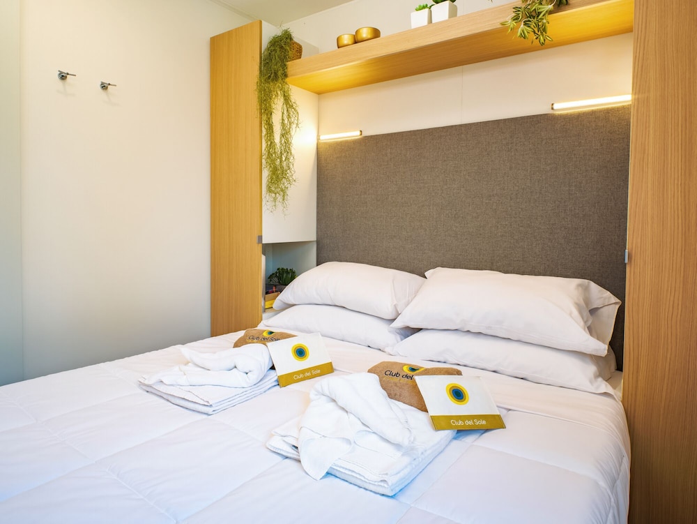 Deluxe, Lodge, 1 Double and 1 Single Bed, Bunk Bed