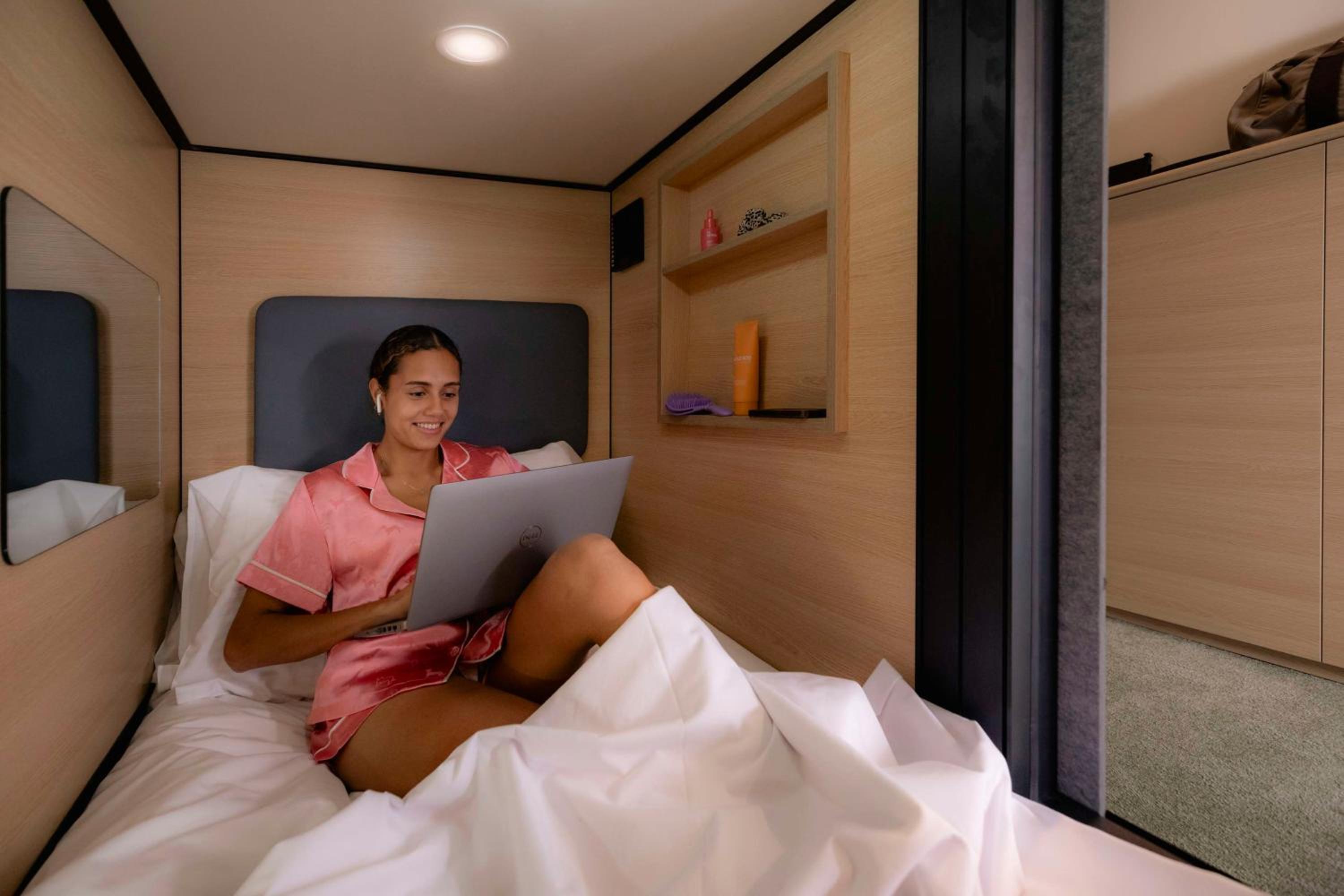 6 Pod, Private Bathroom