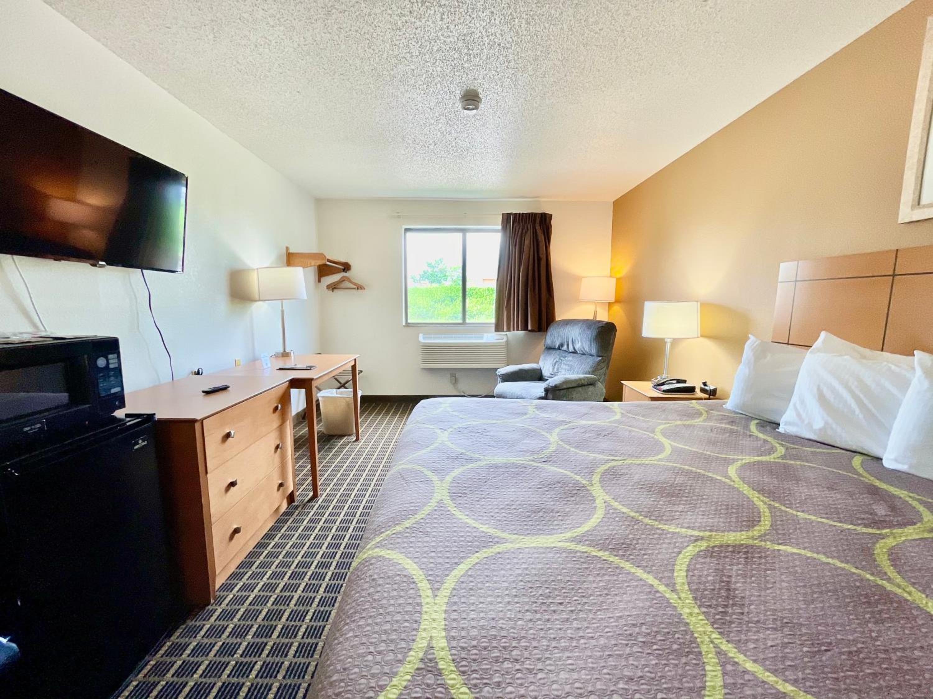 Econo Lodge Quincy 7/15