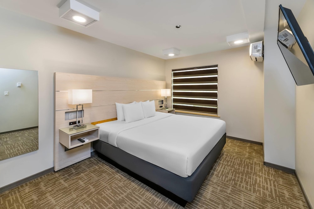Efficiency, Suite, 2 Queen Beds