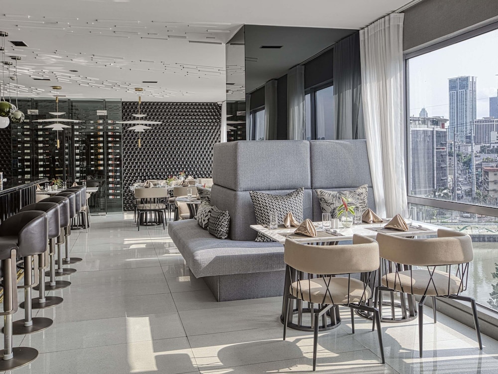 Novotel Suites Manila At Acqua 35/52