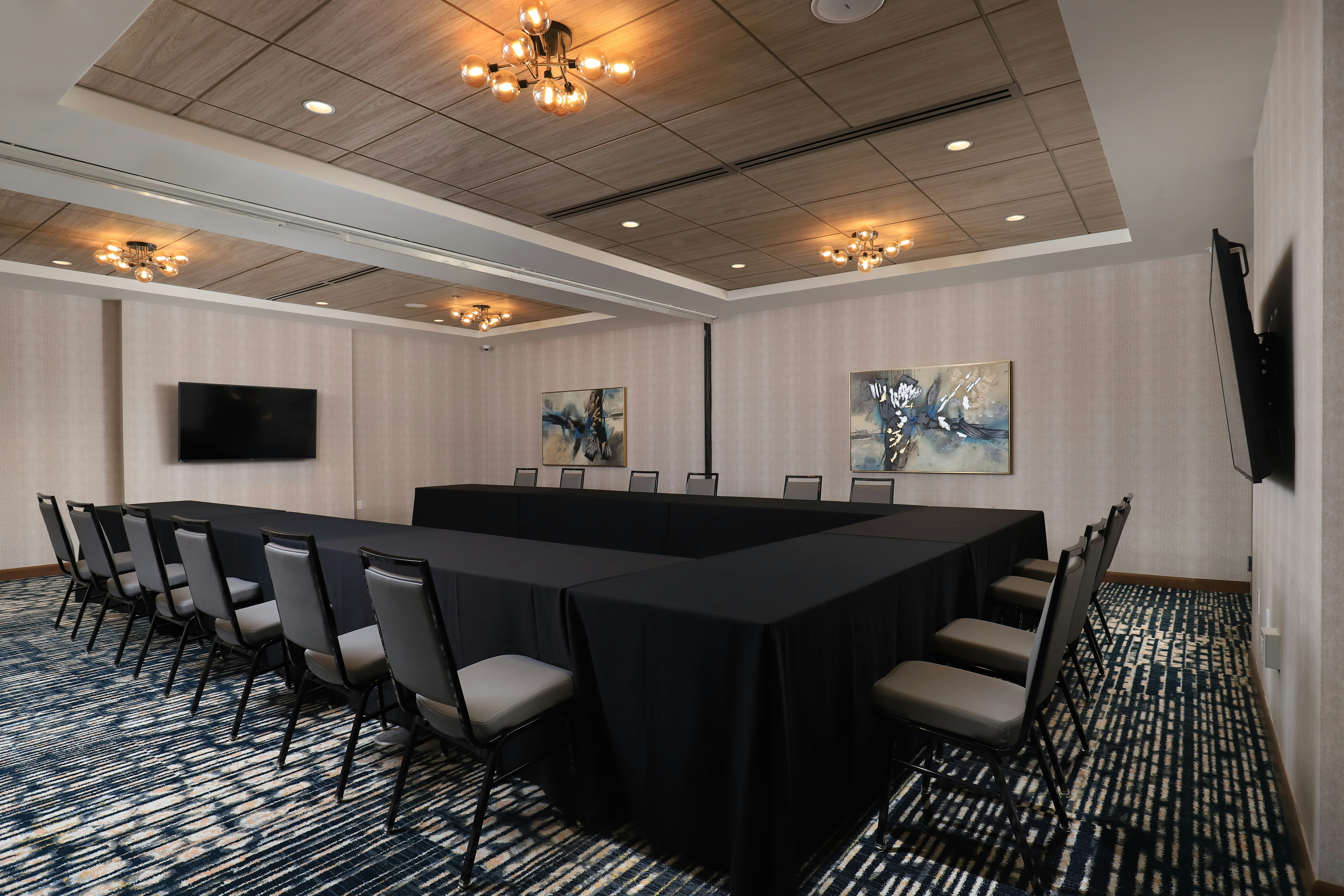 DoubleTree by Hilton Battle Creek 40/44