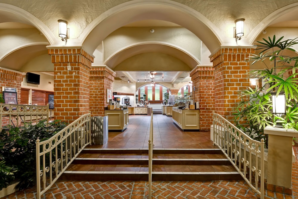 Embassy Suites by Hilton Orlando North 33/54