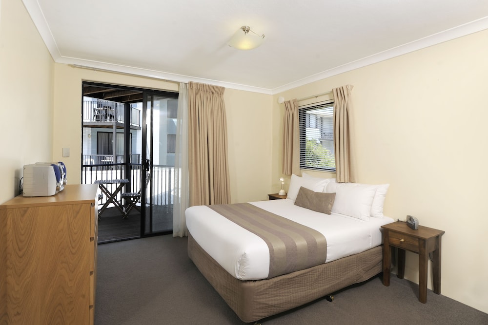 Lodestar Waterside Apartments 24/44