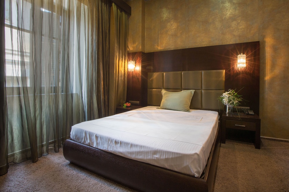 Aion Luxury Hotel 20/50