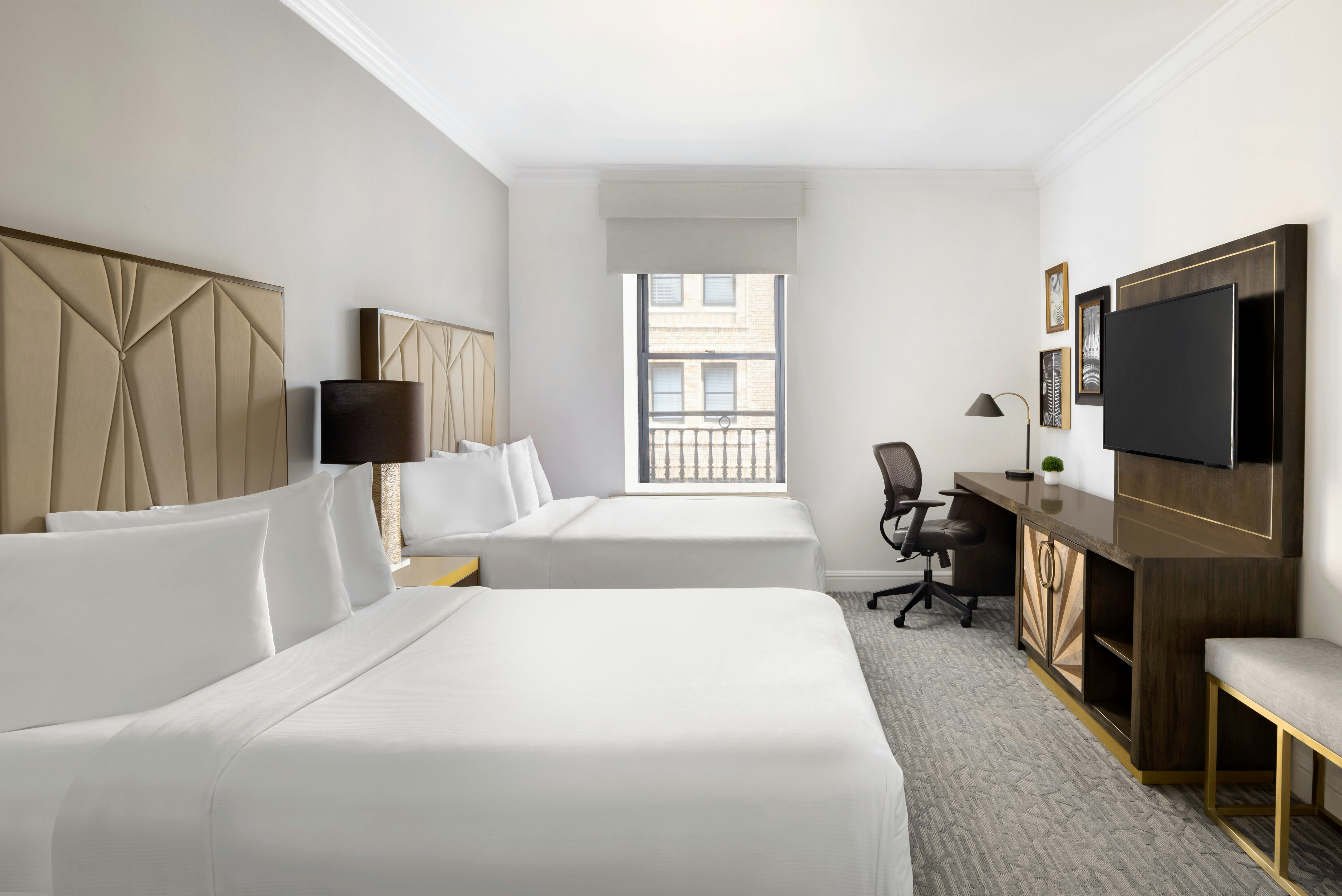 Deluxe, 2 Queen beds