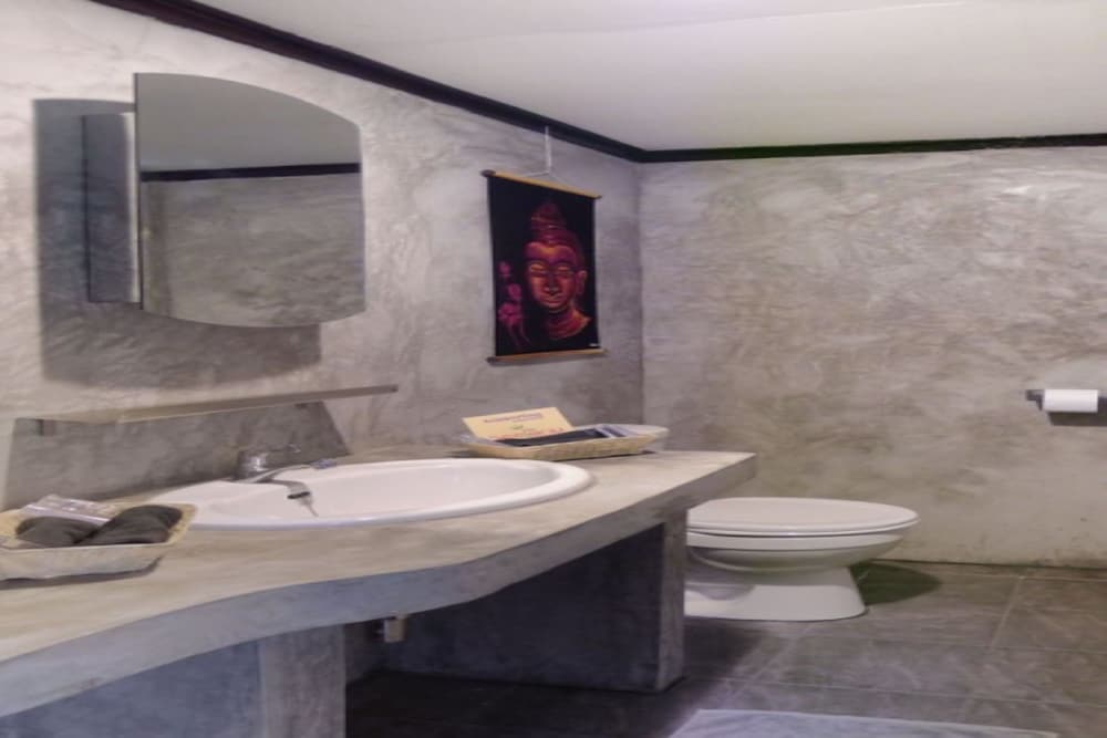3 BEDROOMS, VILLA