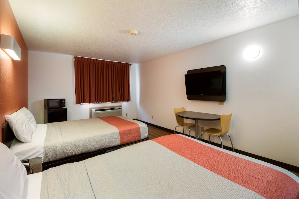 Motel6 Davenport, IA 12/29