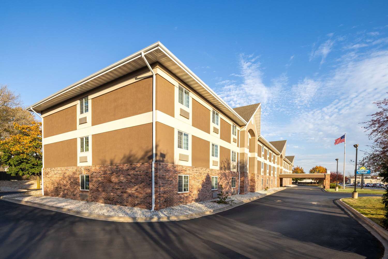 Days Inn & Suites by Wyndham Green Bay WI. 5/38