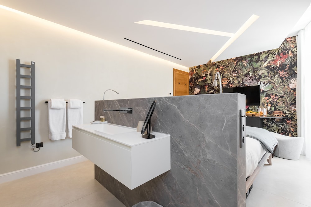 Le Dortoir Multi Storey Luxury Suites 7/50