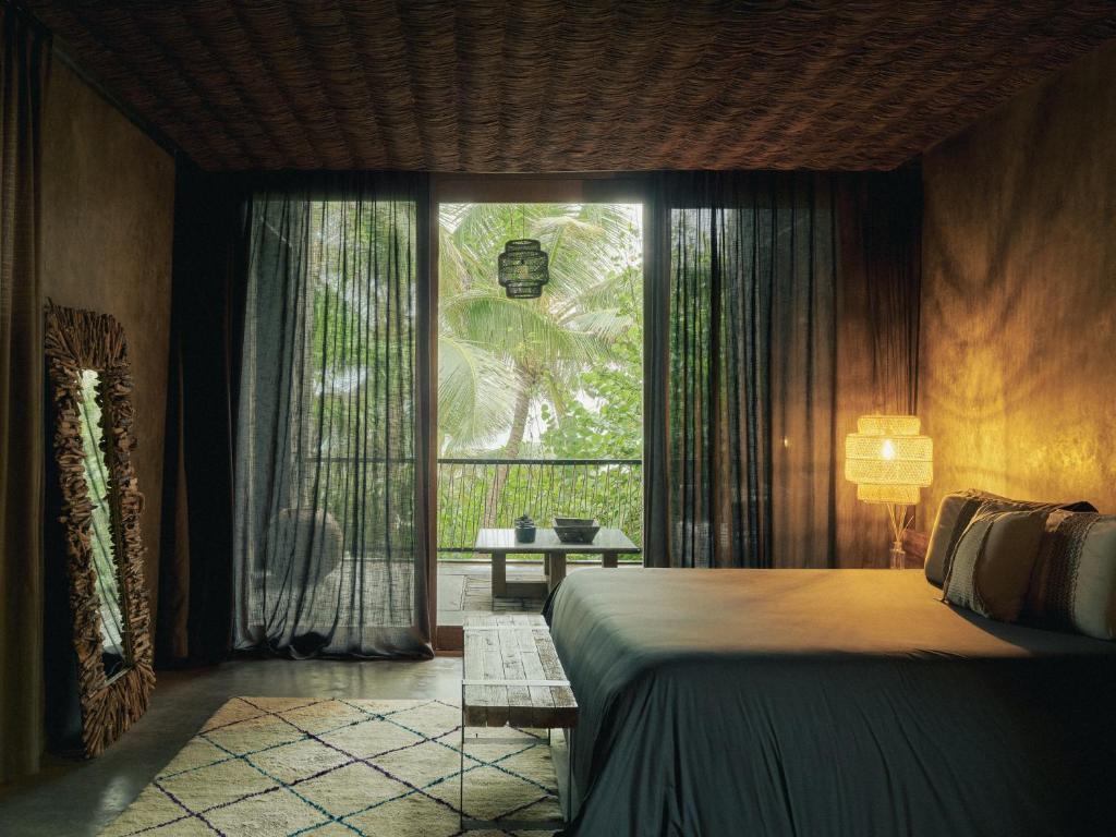 Suite, Beach Front