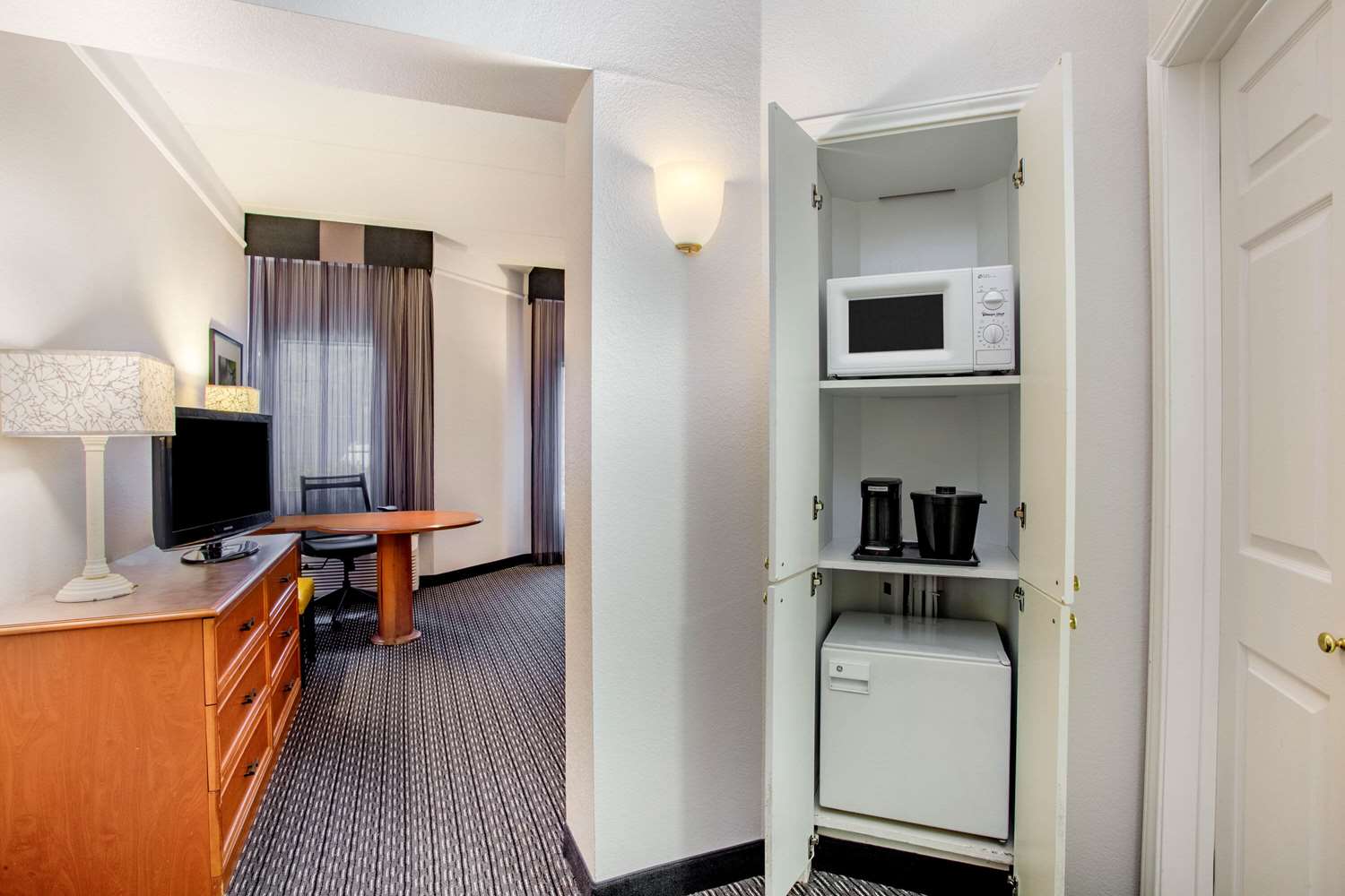 La Quinta Inn & Suites by Wyndham Raleigh Durham Airport 18/25