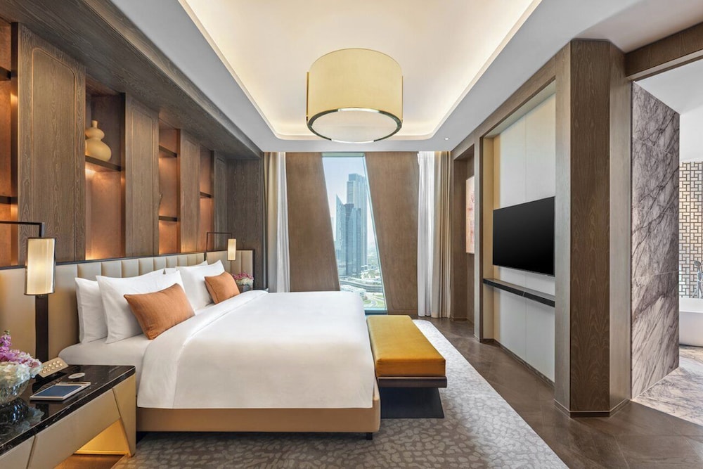 2 Bedrooms, Panoramic, Suite, King and Twin Beds