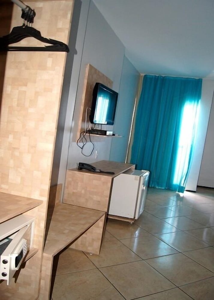 Aquarius Hotel 11/50